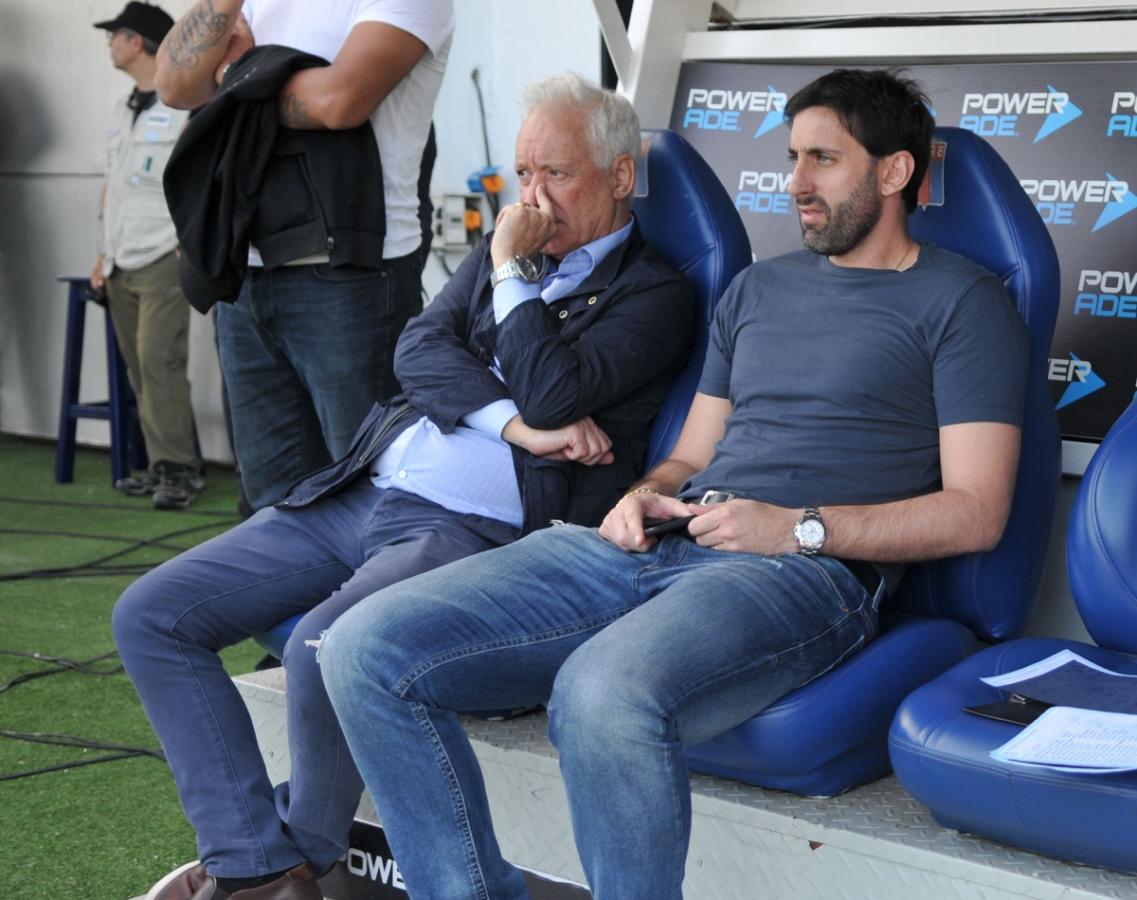 Imagen Víctor Blanco (Presidente) y Diego Milito (Manager) en la previa del partido. El último título de Racing en 2014 fue con Milito como gran figura.