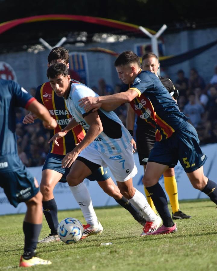 Imagen Julián Vignolo, de Racing de Córdoba a Toulouse por 600 mil dólares.
