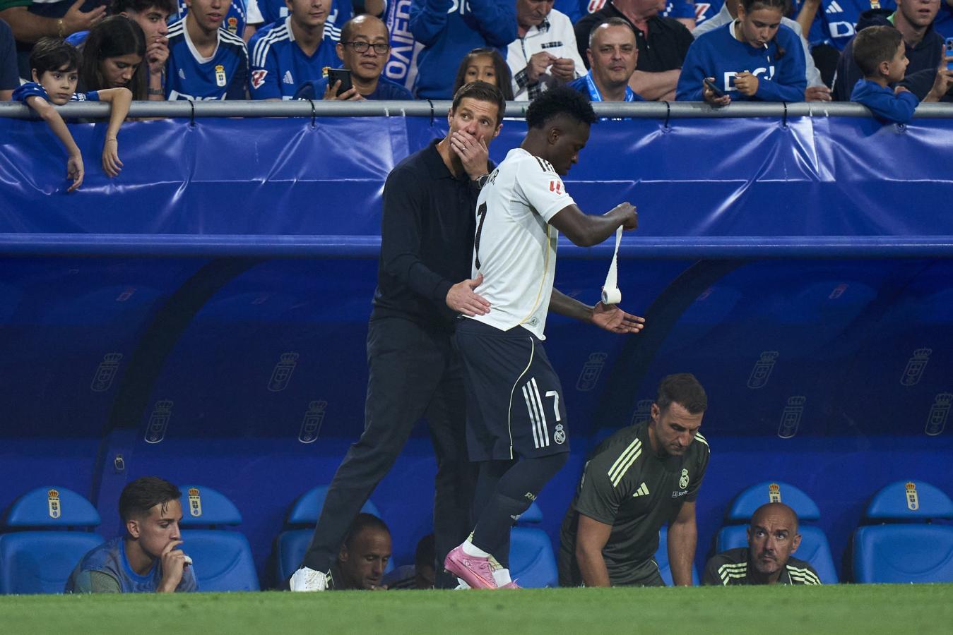 Imagen Xabi Alonso y un pequeño cortocircuito con Vinicius en el amanecer de la temporada.