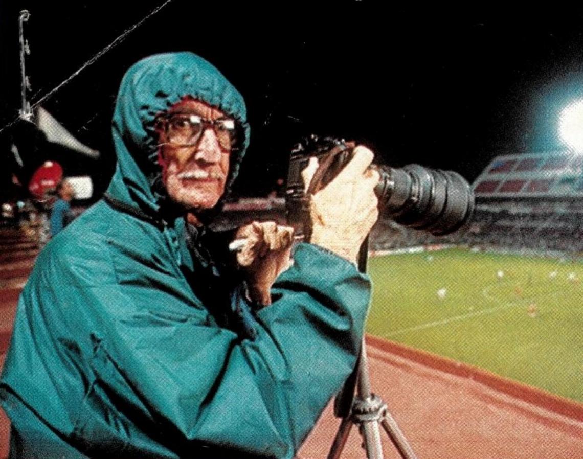 Imagen Antonio Legarreta, a sus 83 años seguía sacando fotos con la misma pasión de siempre. FOTO: GERARDO HOROVITZ 