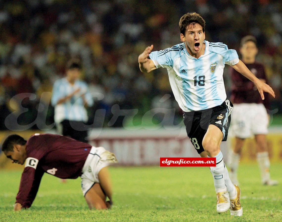El rosarino celebra su primer gol en el Sub-20, ante Venezuela.