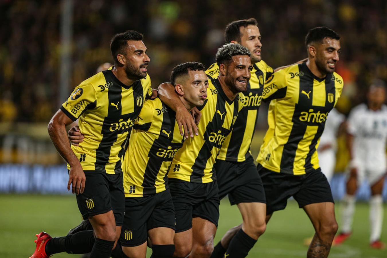 Imagen Peñarol se lo dio vuelta a Liverpool y sacó boleto para las semifinales: Foto: Gastón Britos