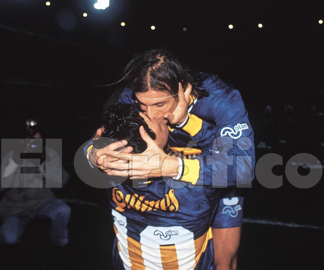 Imagen Clausura 1996: Boca 4 - River 1. El inolvidable beso con Caniggia, que marcó 3 goles