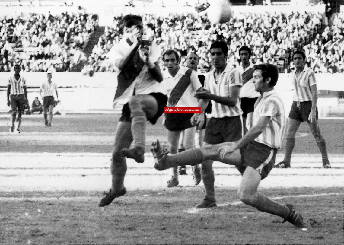 Roberto Perfumo.