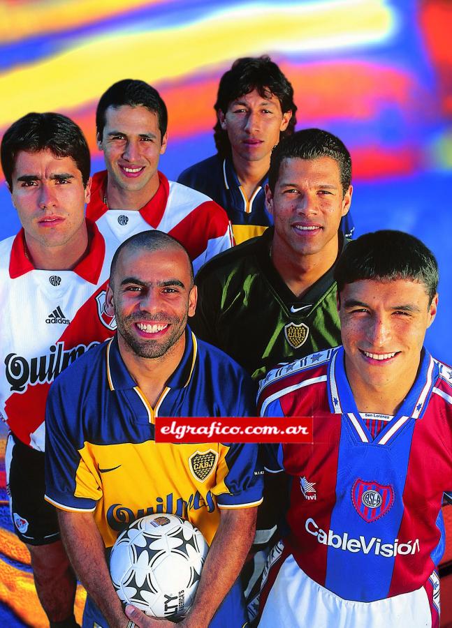 Imagen Juan Pablo Angel, Mario Yepes, Jorge Bermúdez, Oscar Córdoba, Mauricio Serna e Iván Córdoba. Los colombianos que hacen pata ancha en Buenos Aires.