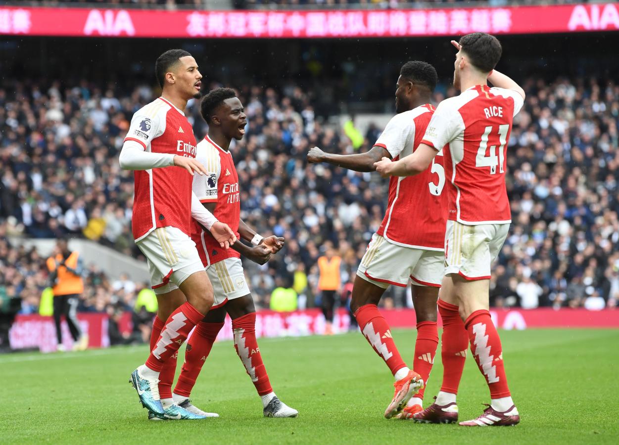 Imagen de Arsenal derrotó a Tottenham en el clásico y sigue liderando la Premier League