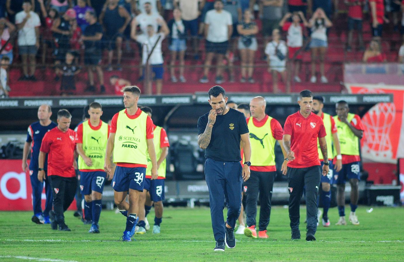 Imagen El Rojo de Tevez parece haber perdido la brújula en los últimos partidos. Foto: Fotobaires