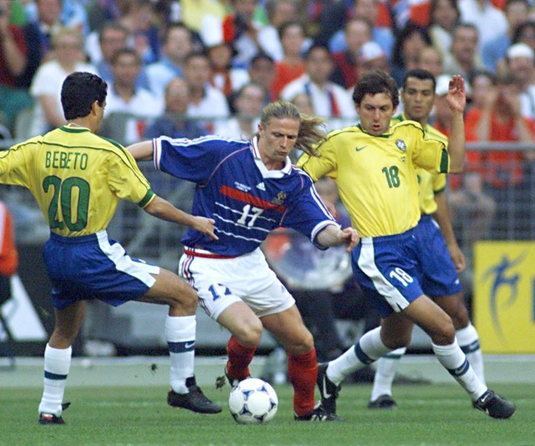 Imagen Petit en la final del mundo ante Brasil en 1998. Fue triunfo francés 3-0 y él marcó uno.