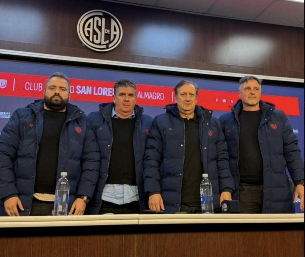 Imagen Walter Perazzo y Martínez Poch, en la presentación oficial.