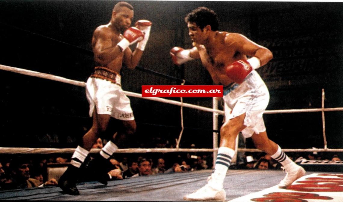 Imagen Por fin Campeón Mundial ante Reggie Johnson, Tucumán, 1994, ganó por puntos.