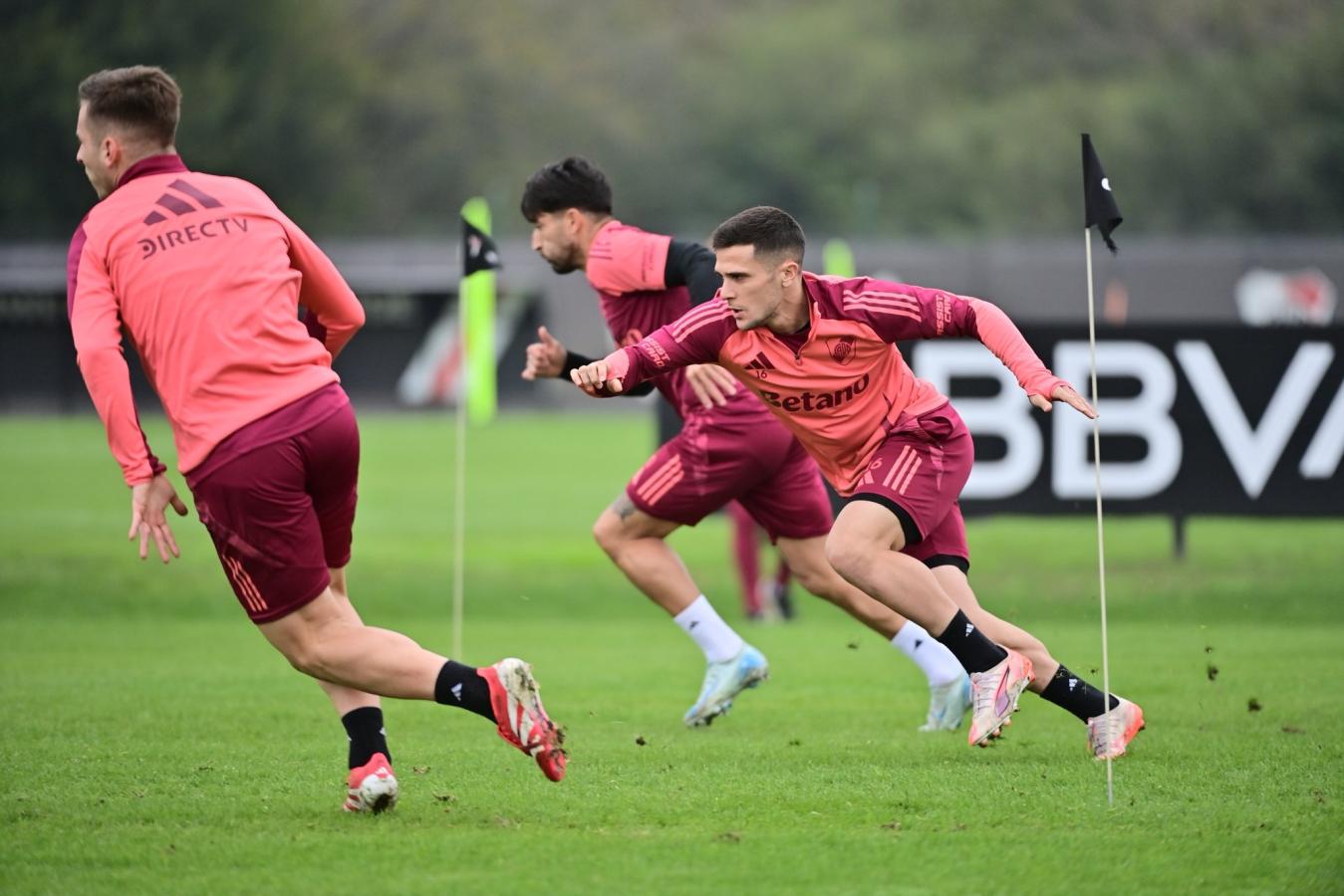 Imagen Fabricio Bustos volverá a ser el lateral derecho de River.