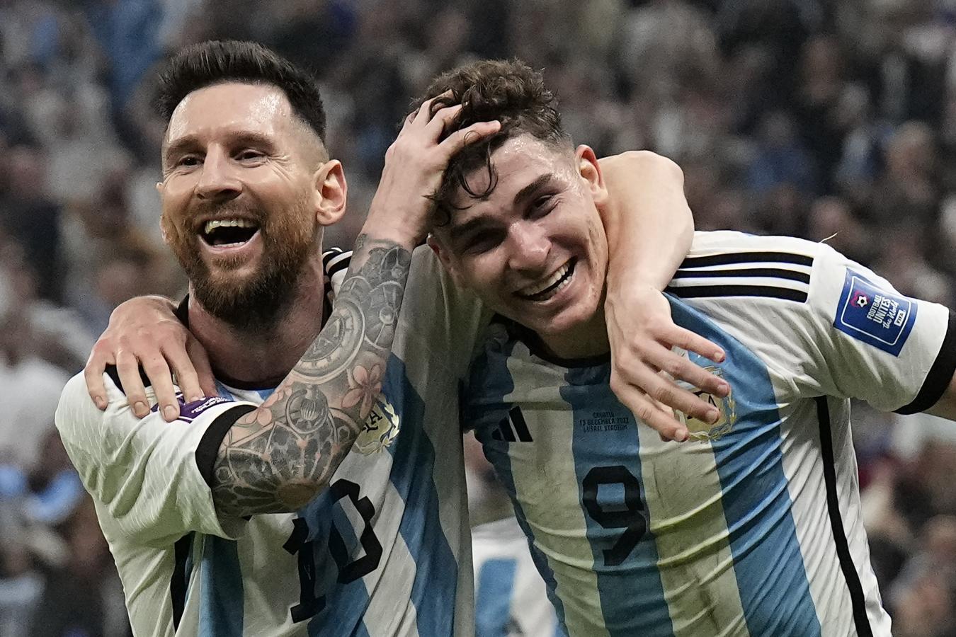 Imagen Lionel Messi y Julián Álvarez, por debajo de Maravilla en el registro de goleadores.