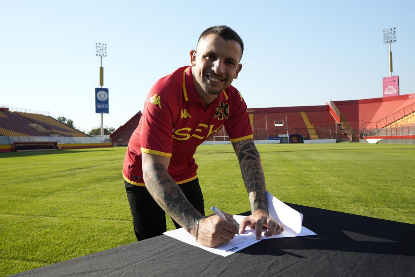 Imagen En Unión Española, Vecchio jugó 20 partidos y marcó 6 goles en 2024.