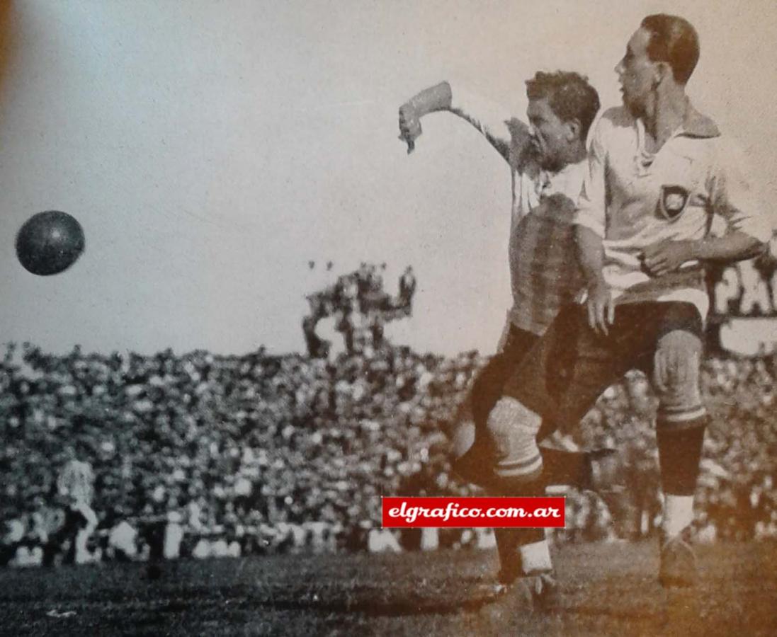 ARGENTINA 4 – BRASIL 1. Otra arremetida de Seoane, marcado por Penaforte.