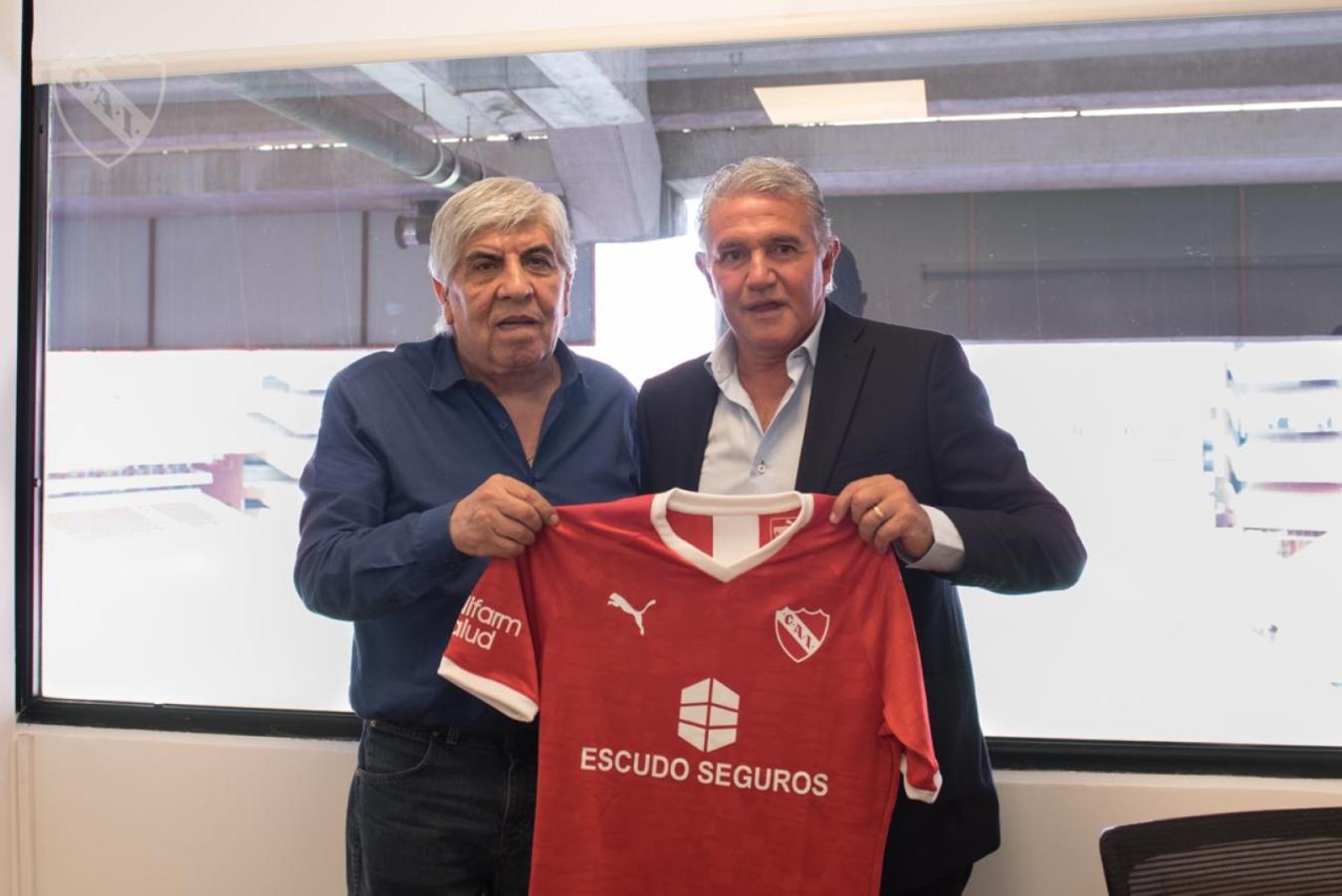Imagen El experimento de Jorge Burruchaga como manager duró apenas 10 meses (@Independiente)