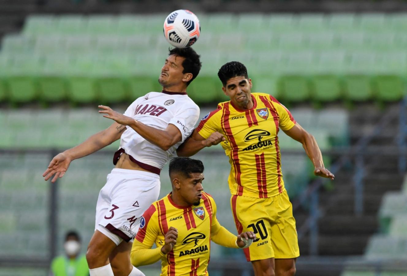 Imagen La pelota de sombrero. Federico Parra, AFP