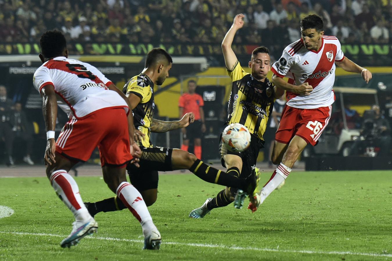 Imagen Nacho Fernández no pudo desplegar su mejor fútbol ante Táchira. Foto: AFP