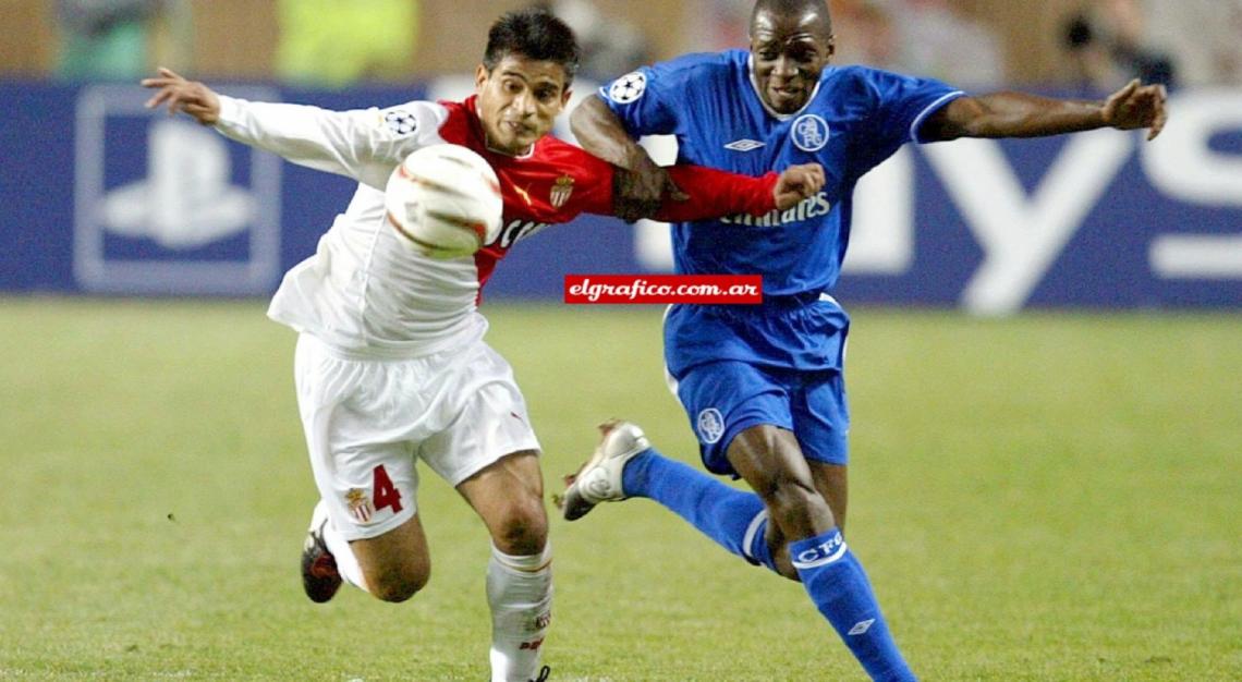 Jugando para el Mónaco la final de la UEFA Champions 2004, frente al equipo dueño de su pase, el Porto que dirigía Mourinho.