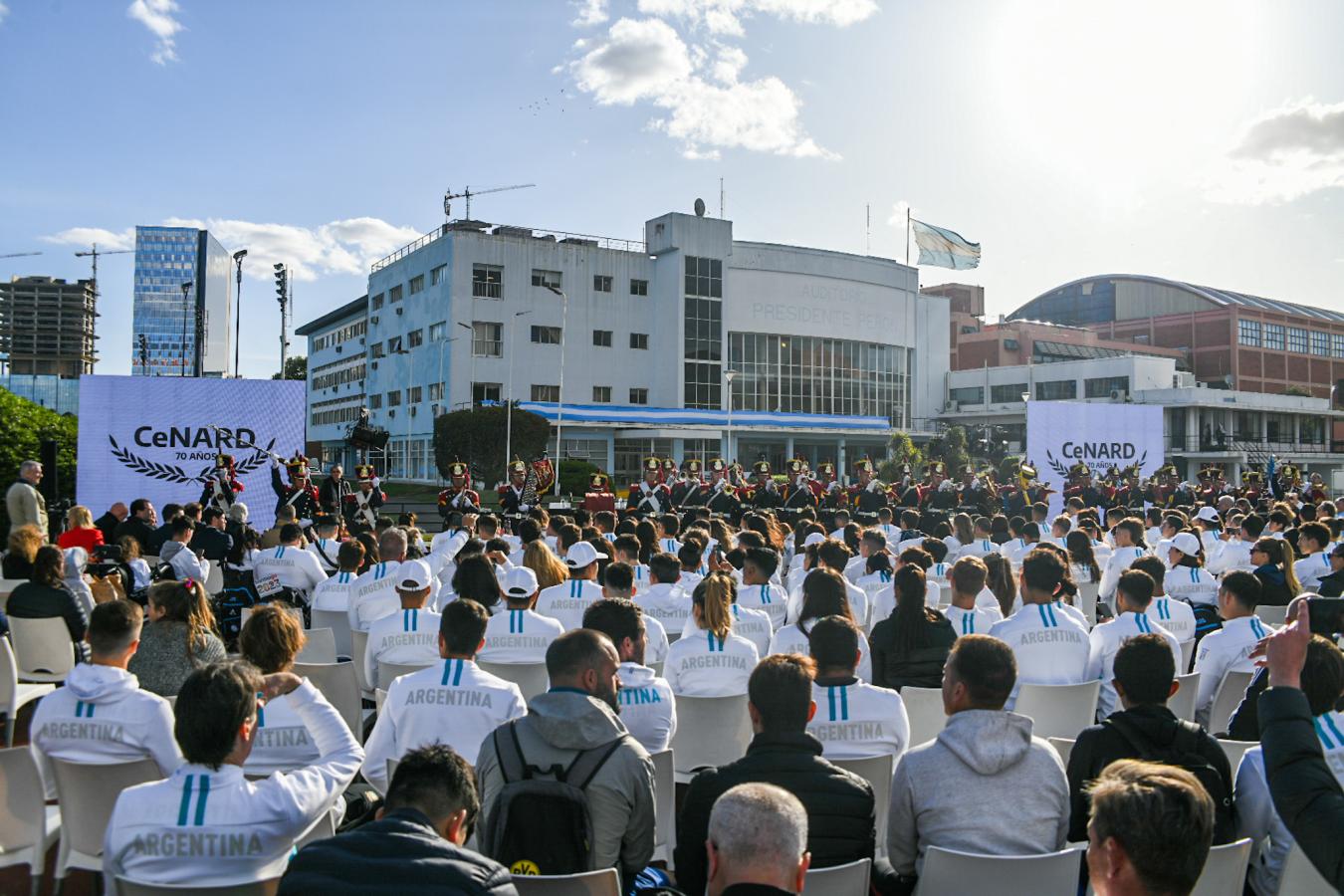 Imagen Una multitud participó del acto en el CeNARD.