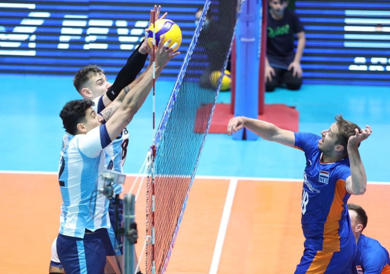 Voley de clearance hombres