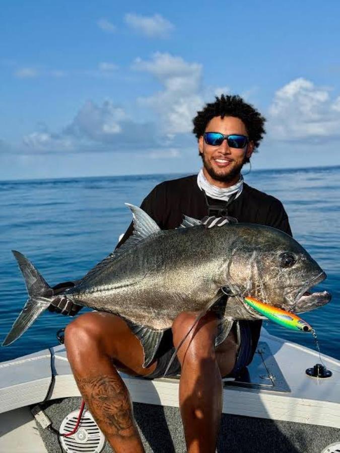 Imagen Simmons compró la mitad de un equipo de pesca profesional.