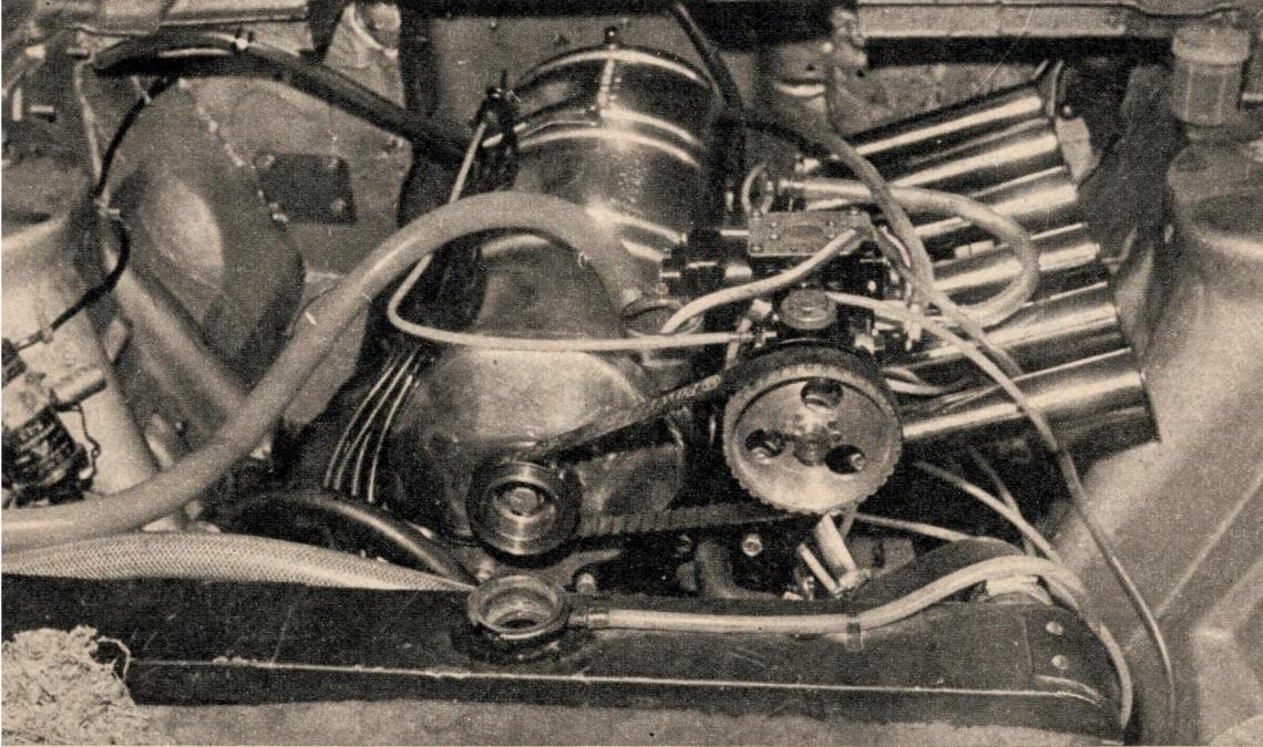 Imagen Este es el motor Tornado equipado con el equipo inyector Lucas. Los Weber dejaron paso a las trompetas de la inyección. 