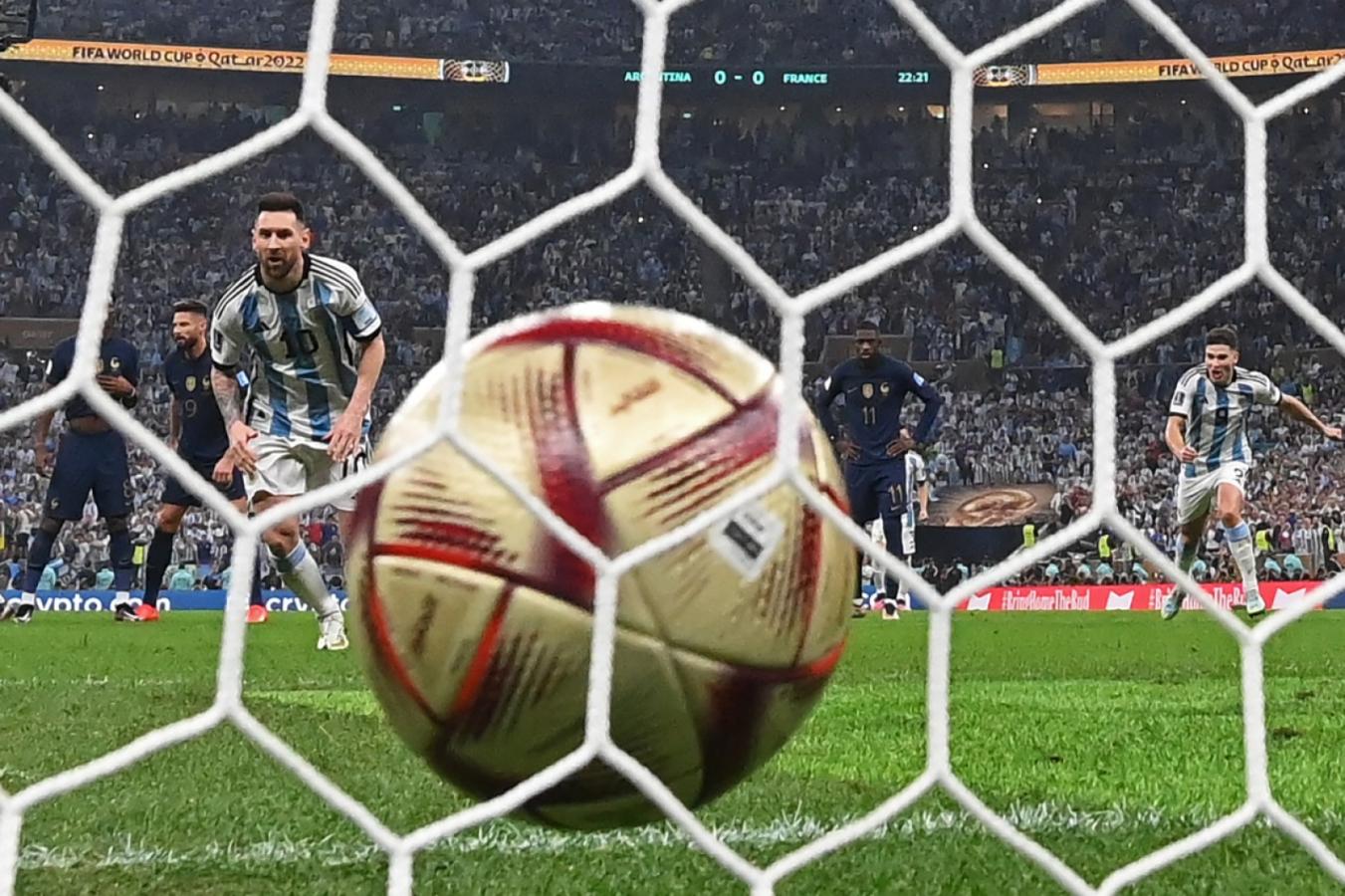 Imagen Messi, de penal, abrió la cuenta para Argentina