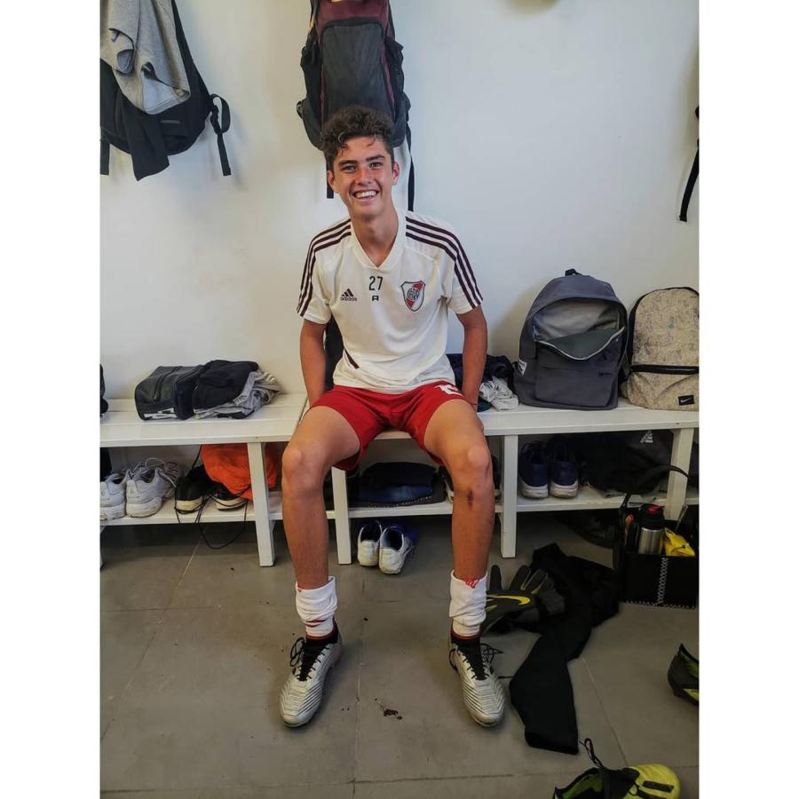 Imagen La primera foto de Panichelli al llegar a River.