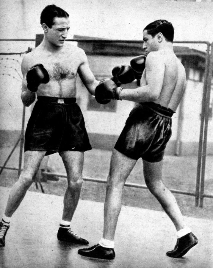 A Jorge Azar, que en la foto aparece con su hermano Amado, le ocurrió perder una pelea por cuestión de un segundo. Esa anécdota no sólo revela el buen humor del profesor cordobés, sino el inestimable valor que suele tener un consejo bien dado.