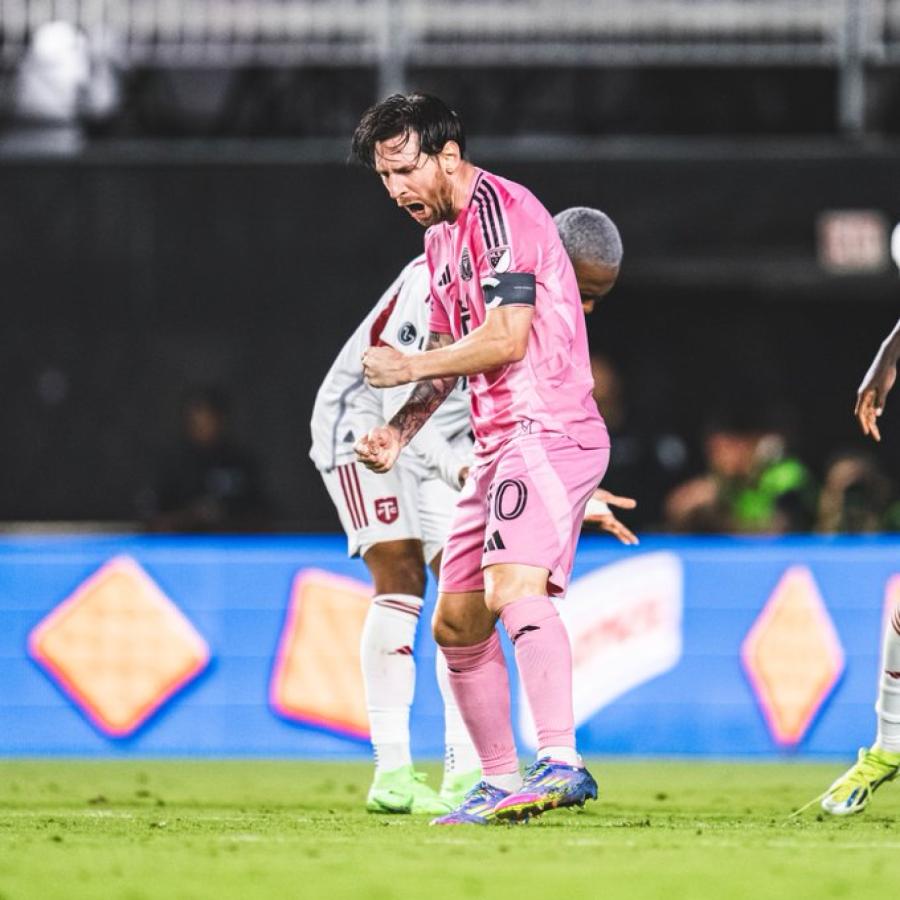 Imagen Messi y su festejo tras el gol ante Toronto.