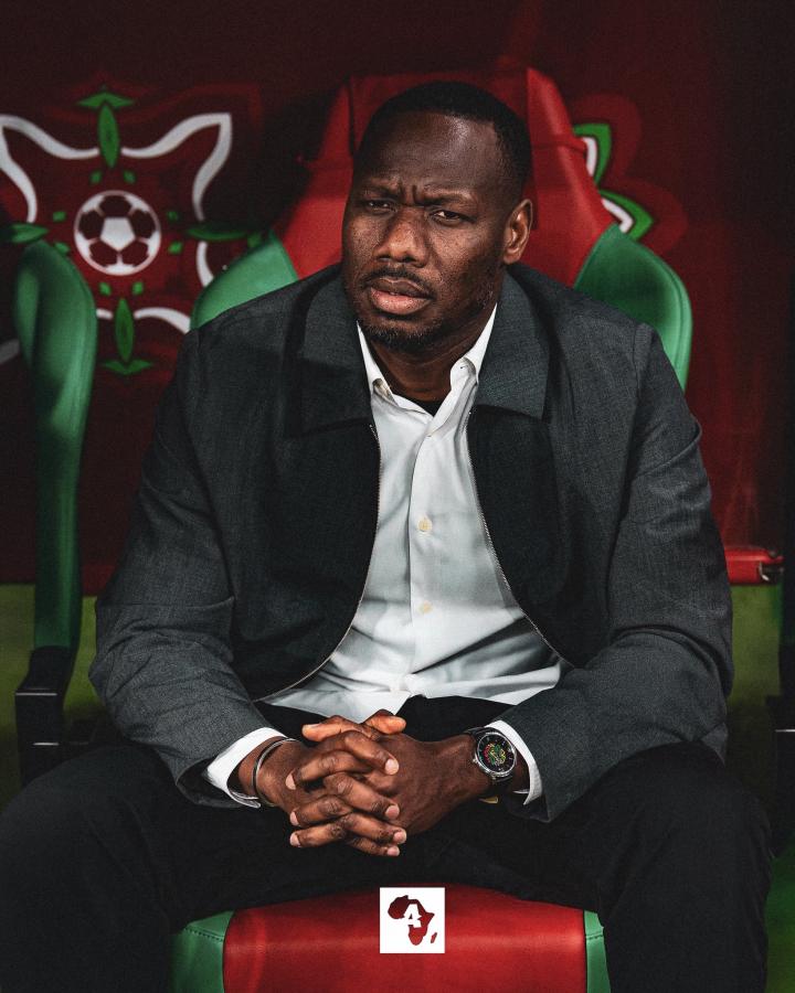 Imagen El DT de Senegal, Pape Thiaw, suspendido por 5 partidos y multado con 100 mil dólares.