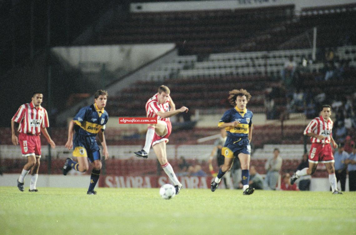 Imagen La última vez que jugaron juntos. Fue el 9 de diciembre de 1995, cuando Estudiantes le ganó 2-1 a Boca en cancha de Independiente, dejándolo afuera de la lucha por el título. En total, jugaron 11 partidos con el Pincha.