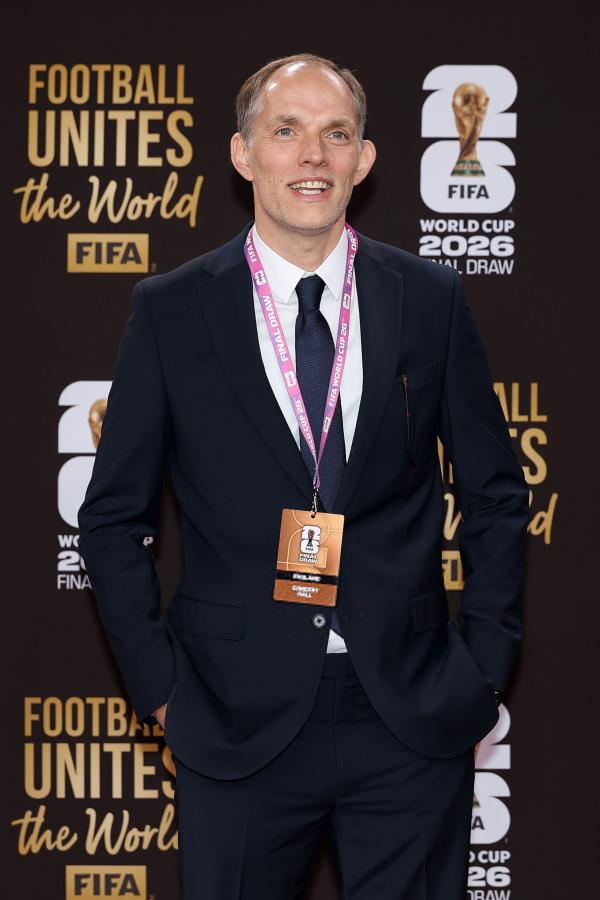 Imagen Thomas Tuchel no descarta que los suplentes de Inglaterra esperen en el vestuario por el calor.