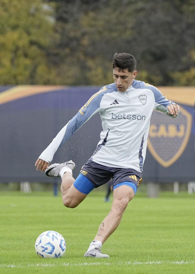 Imagen Merentiel comenzó como único punta y terminó por la banda izquierda.