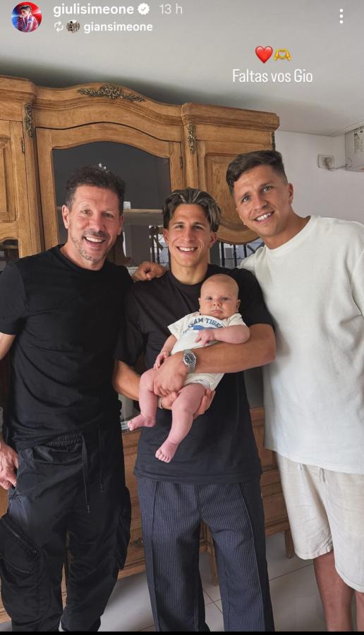 Imagen Simeone conoció a su nieto Faustino, hijo de Gianluca.