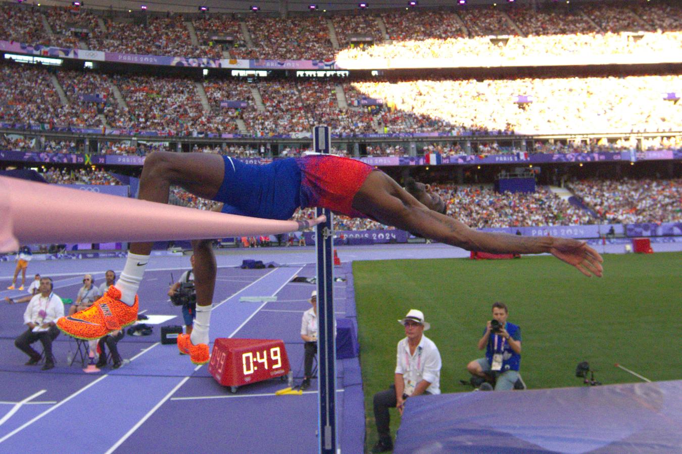 Imagen McEwen no quiso compartir el oro y lo perdió en el desempate (AFP).