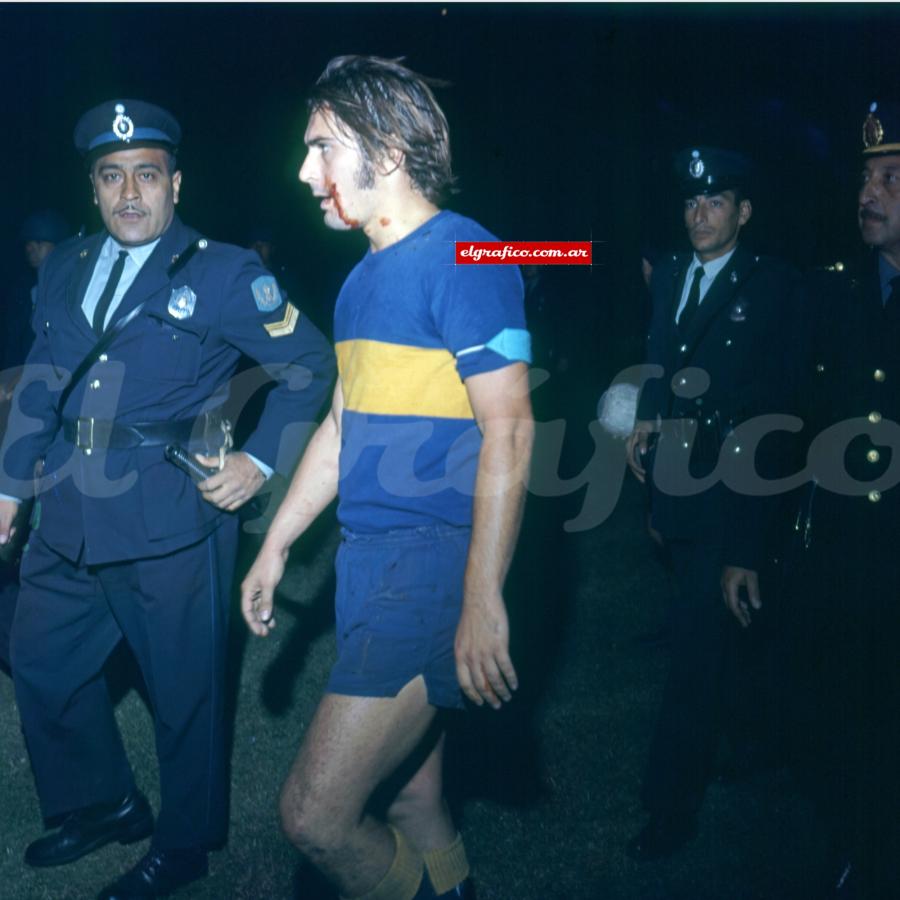 Imagen «El Chapa» tuvo dos períodos en Boca. De 1967 a 1972 y desde 1976 a 1980.