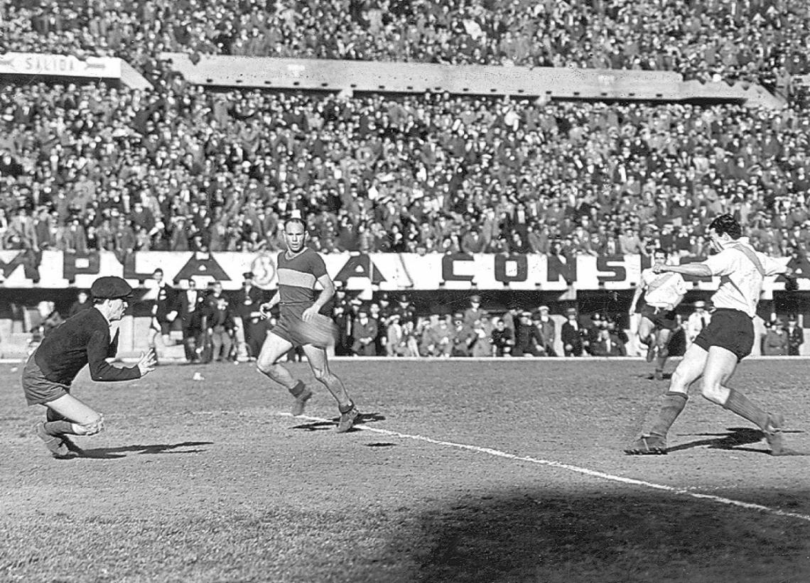 Contra Boca Labruna fue símbolo permanente de gol.