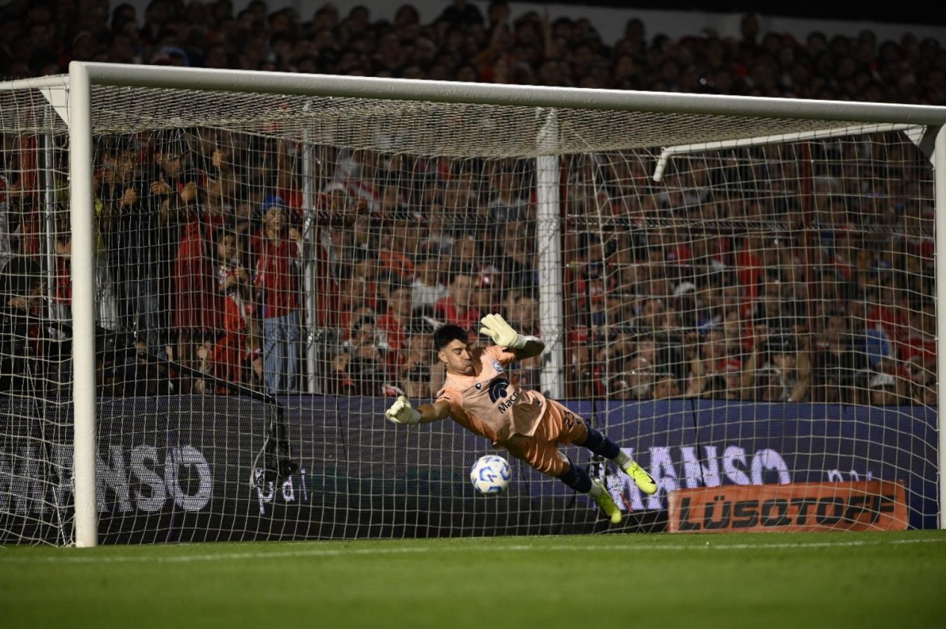 Imagen de De película: los penales que le dieron la Copa Argentina a Independiente Rivadavia