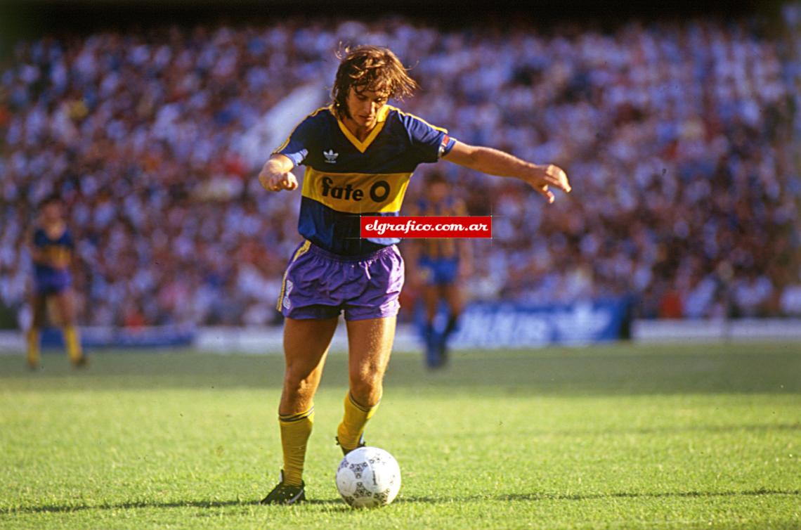 Imagen Jorge Rinaldi en Boca donde jugó entre 1986 y 1988.