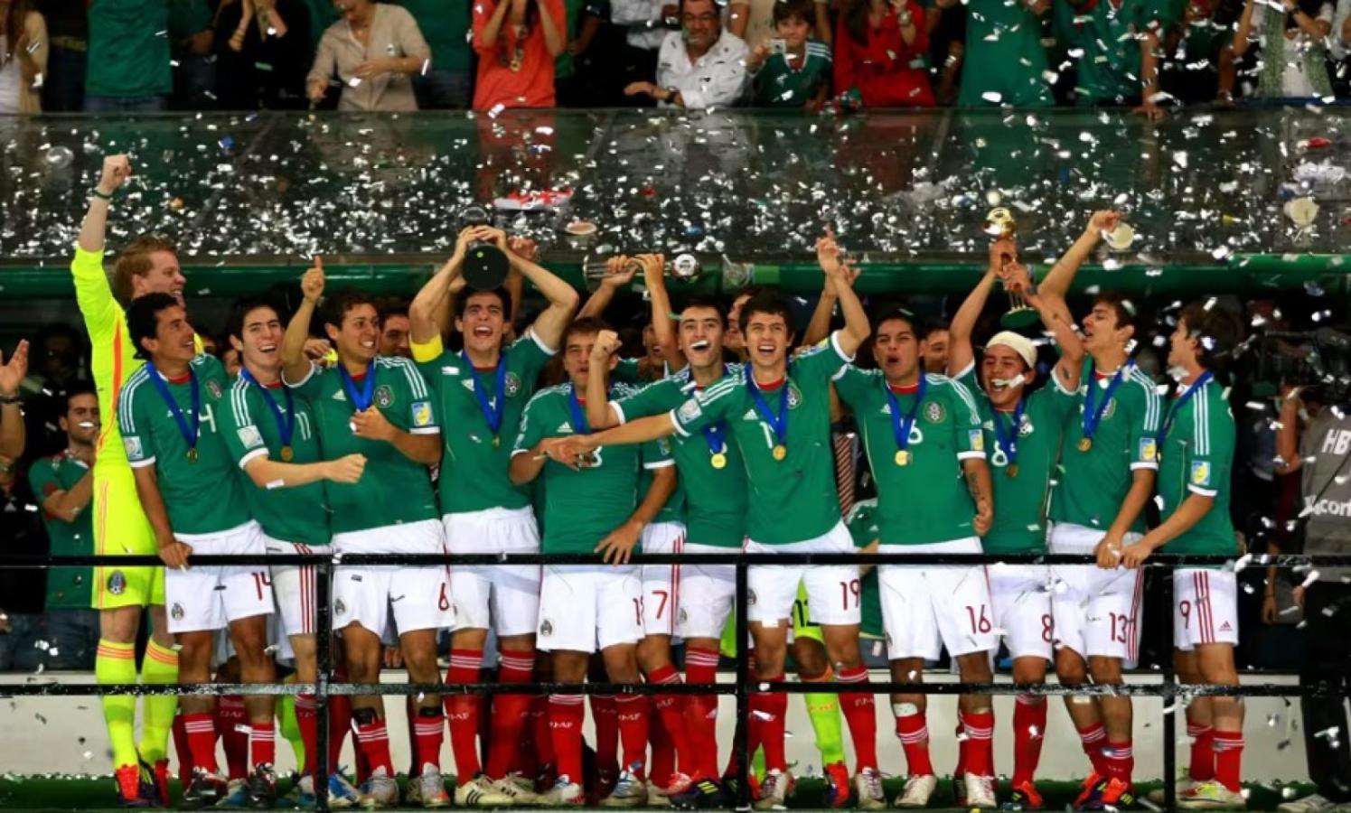 Imagen México derrotar a Uruguay por 2-0 en la final 2011