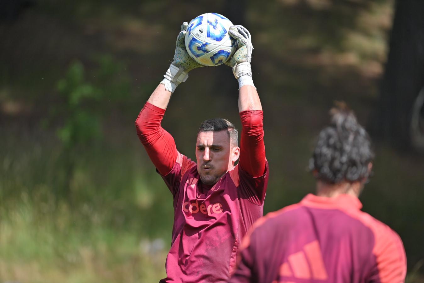 Imagen Armani sufrió una inflamación en el talón y seguirá afuera del arco de River.