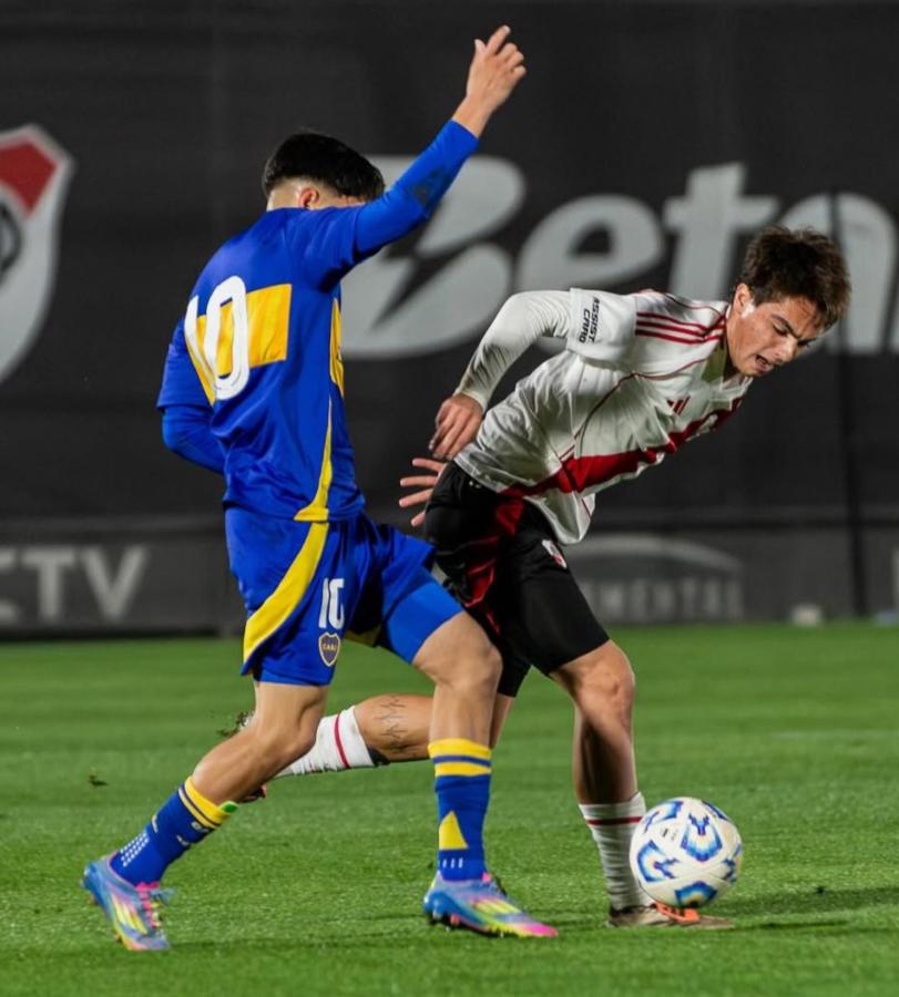 Imagen Giorgio Costantini, en acción durante el encuentro ante Boca.