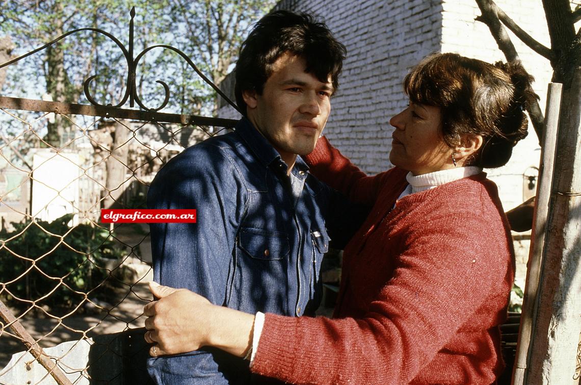 La casa de la Calle Pueyrredón, en San Pedro. El reencuentro, el abrazo, las lágrimas. Madre e hijo volvían a unirse.