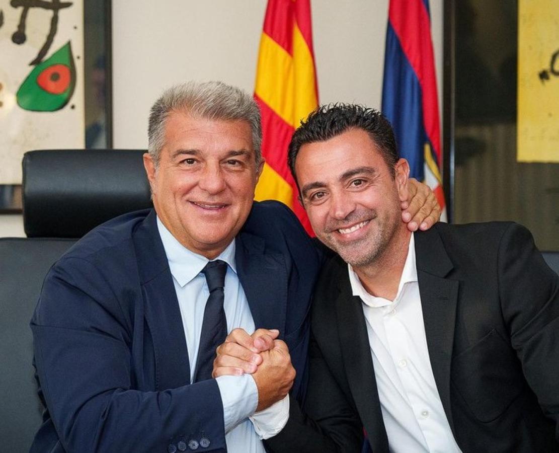 Imagen Otros tiempos: Joan Laporta y Xavi Hernández cuando todo era armonía.