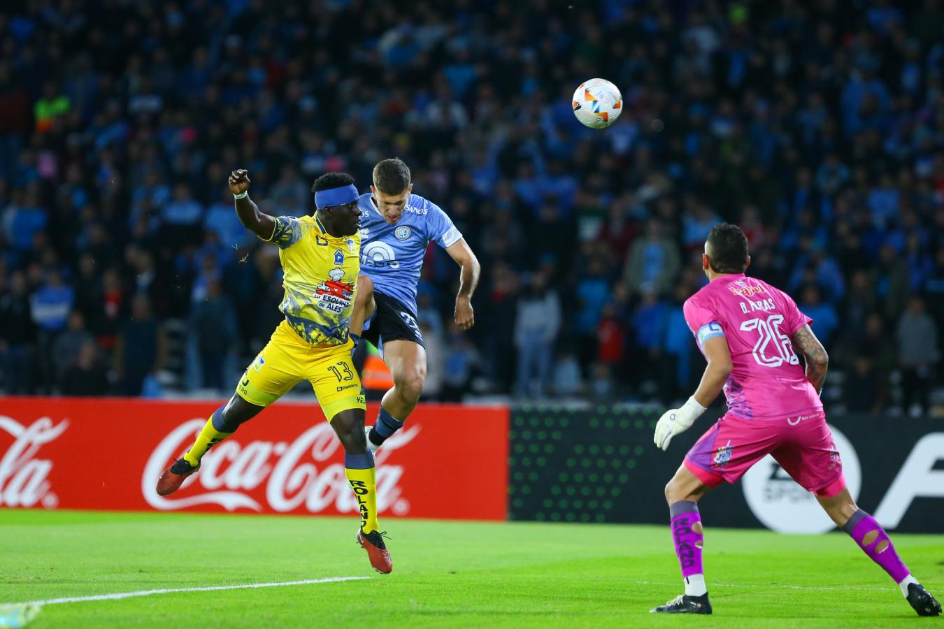 Imagen de Con diez jugadores, Belgrano empató 1-1 con Delfín