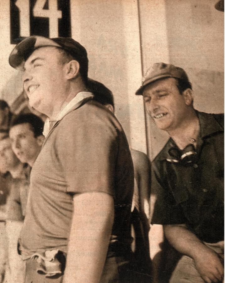 Imagen Las columnas de tiempos de las vueltas nos dicen de la regularidad de marcha de Fangio y su compañero González. Aunque difieren las maneras de conducir y no nos asombra la firmeza del campeón, la verdad es que el arrecifeño también la acusó en alto grado. 