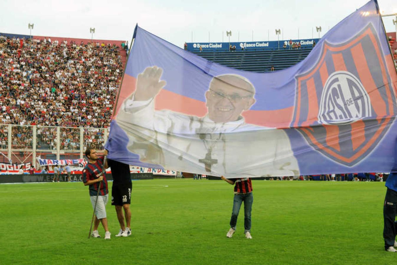 Imagen El Papa, siempre presente en el Nuevo Gasómetro.