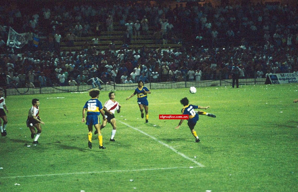 Imagen Su día más feliz. Fue ante River: 4-3 con gol suyo sobre la hora en la Copa 91.