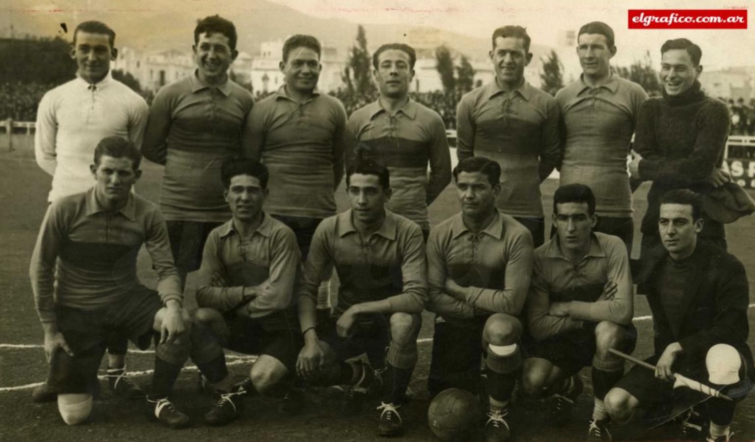 Imagen El team boquense en campos de España. Parados: Antraygues, Bidoglio, Vaccaro, Médici, Elli, Cochrane y Tesorieri. Agachados: Tarasconi, Cerrotti, Garasini, Seoane, Onzari y Pertini.